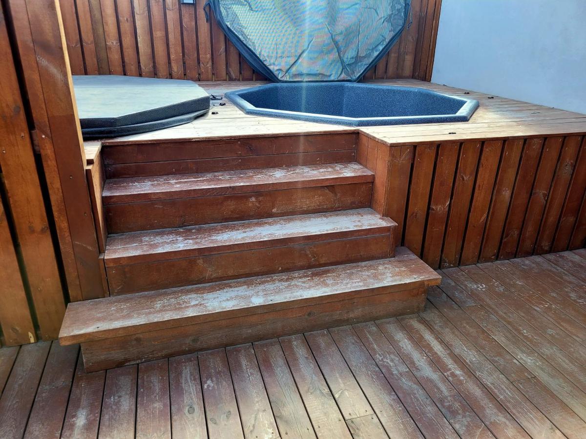 Ak Rentals, With Hot Tubs آكيورِيْري المظهر الخارجي الصورة
